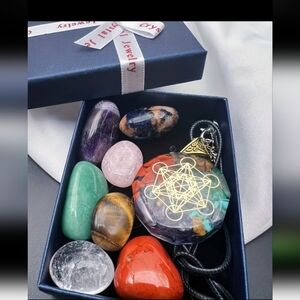Natural Stone Polished, Pendants, Necklace, Bracet And Chart Set, with Gift Box.